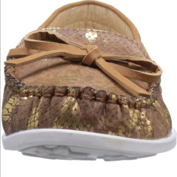 Wanted Woodside Gold Shimmer Slip Ons - Picture 3 of 10